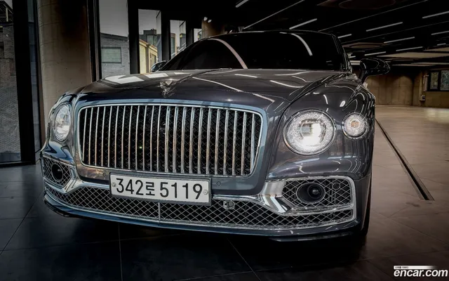 Bentley Flying Spur 4.0 — миниатюра 1