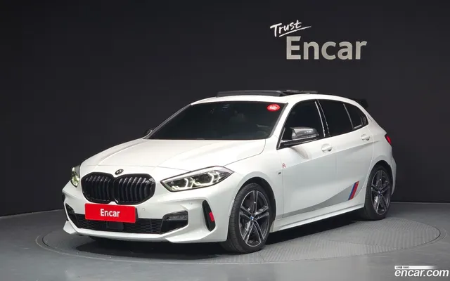 BMW 1 Series (F40) 120i M — миниатюра 1
