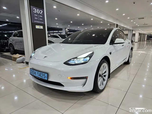 Tesla Model 3 RWD — миниатюра 1