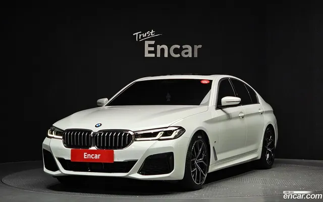 BMW 5 Series (G30) 530i M — миниатюра 1