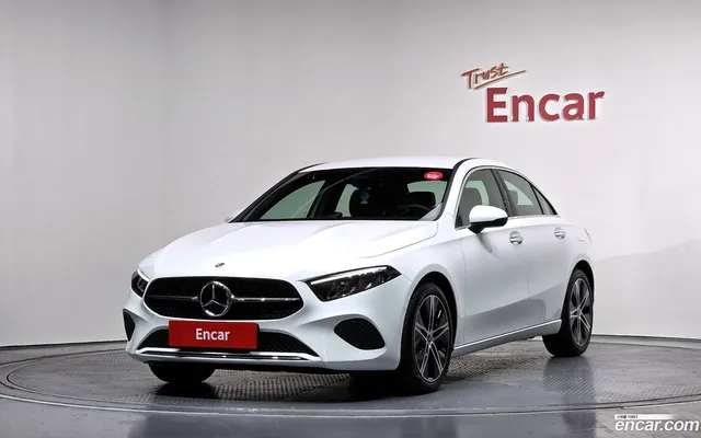 Mercedes-Benz A-Class (W177) A220 — миниатюра 1