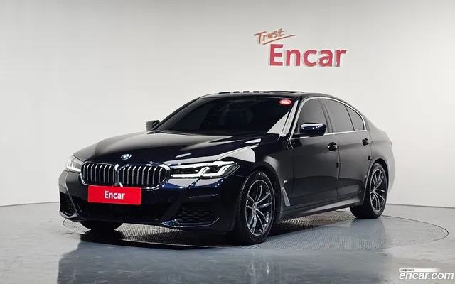 BMW 5 Series (G30) 520i M — миниатюра 1