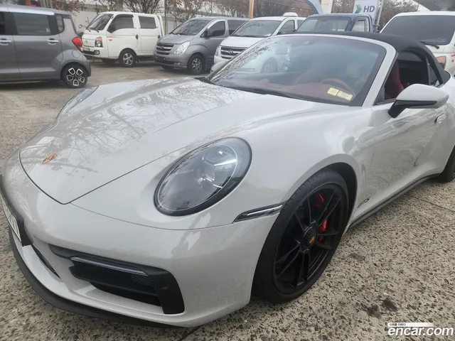 Porsche 911 (992) GTS — миниатюра 1