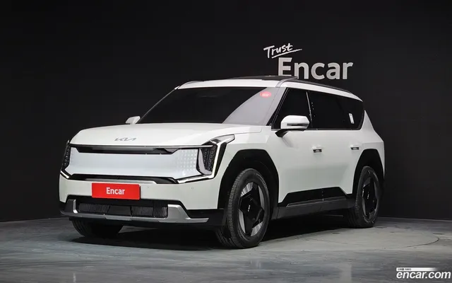 Kia EV9 2WD — миниатюра 1