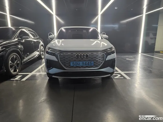 Audi Q4 e-tron (F4) 40 — миниатюра 1