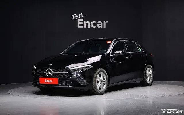 Mercedes-Benz A-Class (W177) A220 — миниатюра 1