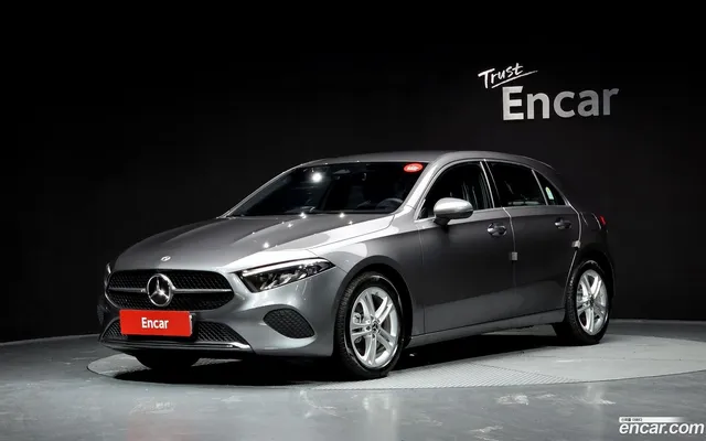 Mercedes-Benz A-Class (W177) A220 — миниатюра 1