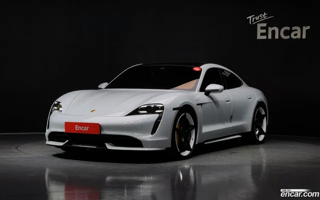 Porsche Taycan — миниатюра 1