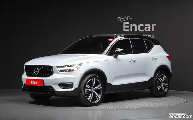 Volvo XC40 B4 R- — миниатюра 1