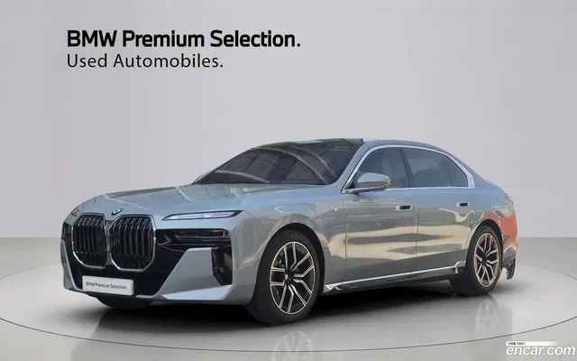 BMW 7 Series (G70) 740d xDrive M — миниатюра 1