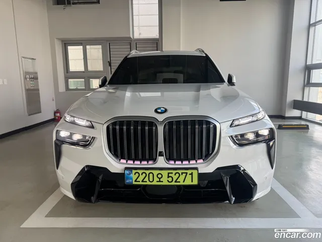 BMW X7 (G07) xDrive 40i M 6 — миниатюра 1