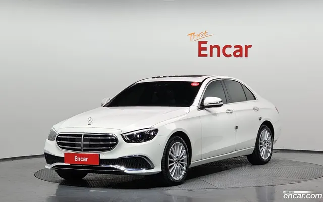 Mercedes-Benz E-Class (W213) E250 — миниатюра 1