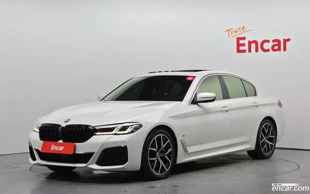 BMW 5 Series (G30) 530i M — миниатюра 1