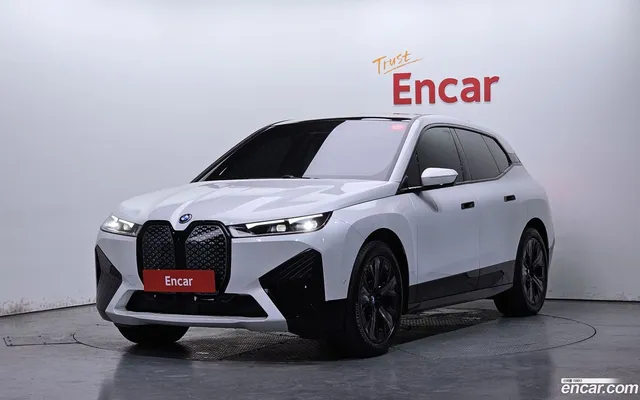 BMW iX xDrive50 — миниатюра 1