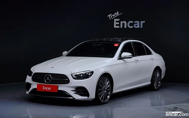 Mercedes-Benz E-Class (W213) E350 4MATIC AMG Line — миниатюра 1