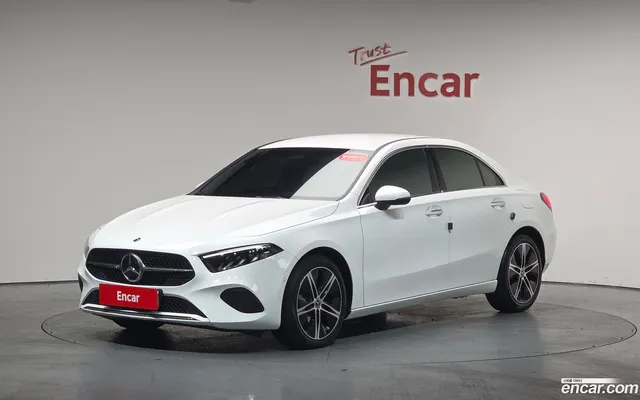 Mercedes-Benz A-Class (W177) A220 — миниатюра 1