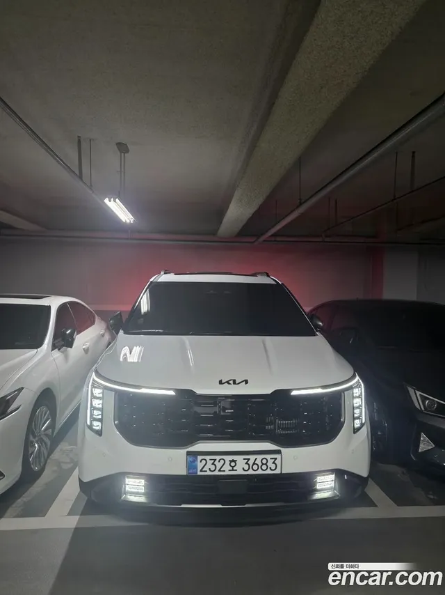 Kia Carnival HEV 9 X Line — миниатюра 1