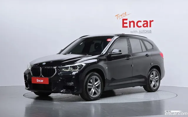 BMW X1 (F48) xDrive 20i M — миниатюра 1