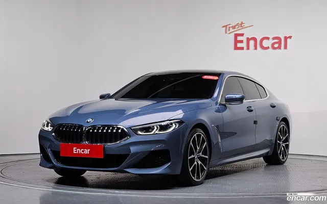 BMW 8 (G15) 840i xDrive M — миниатюра 1