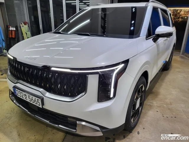 Kia Carnival HEV 9 — миниатюра 1