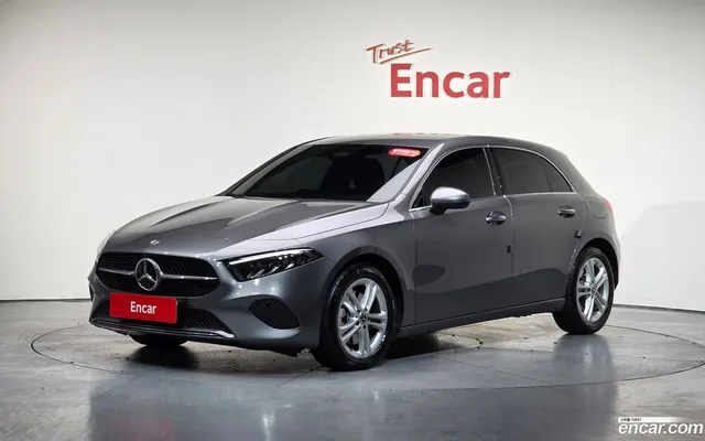 Mercedes-Benz A-Class (W177) A220 — миниатюра 1