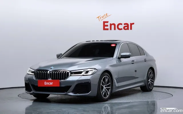 BMW 5 Series (G30) 520i M — миниатюра 1