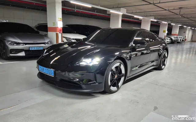 Porsche Taycan 4 — миниатюра 1