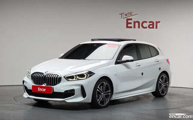 BMW 1 Series (F40) 120i M — миниатюра 1