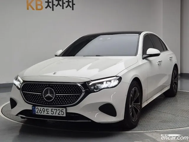 Mercedes-Benz E-Class (W214) E200 — миниатюра 1