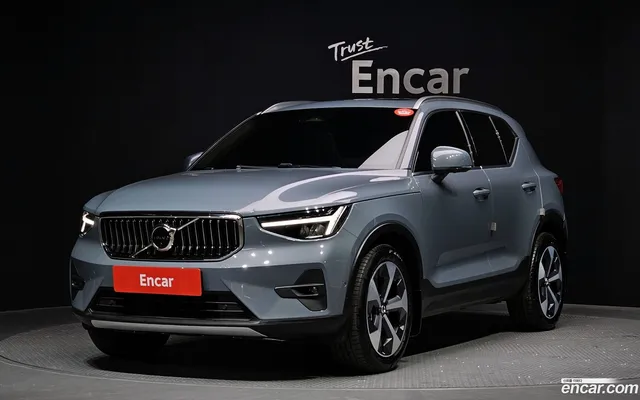Volvo XC40 B4 — миниатюра 1