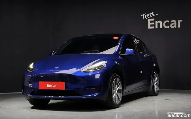 Tesla Model Y RWD — миниатюра 1