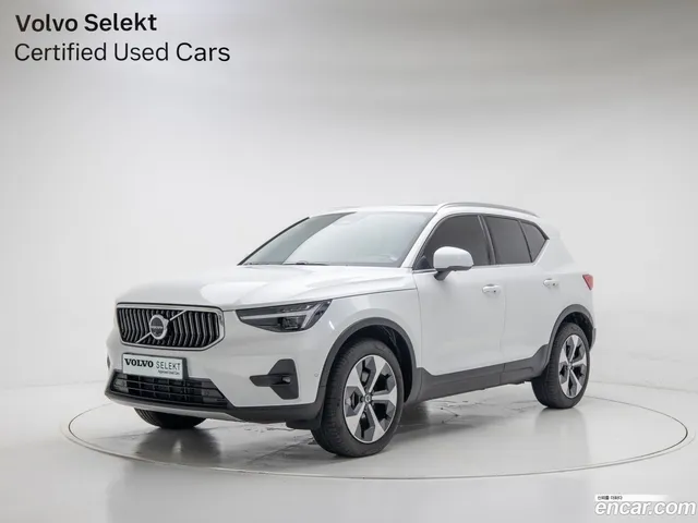 Volvo XC40 B4 — миниатюра 1