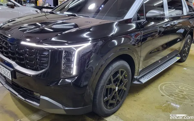 Kia Carnival HEV 9 X Line — миниатюра 1