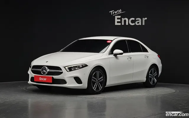 Mercedes-Benz A-Class (W177) A220 — миниатюра 1