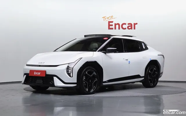 Kia EV4 2WD — миниатюра 1