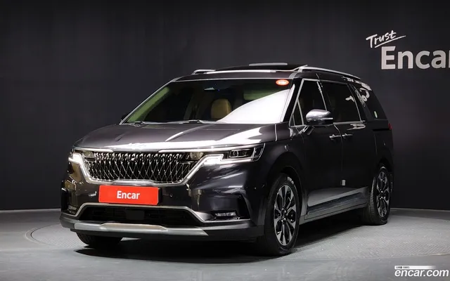 Kia Carnival 7 — миниатюра 1