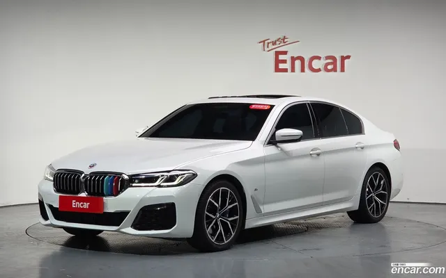 BMW 5 Series (G30) 530i M — миниатюра 1