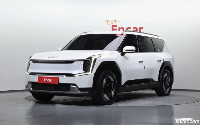 Kia EV9 2WD — миниатюра 1