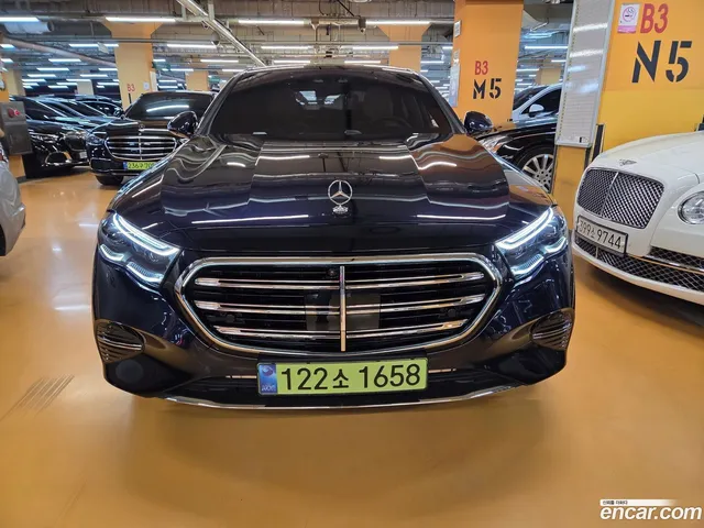 Mercedes-Benz E-Class (W214) E450 4MATIC — миниатюра 1