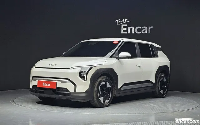 Kia EV3 2WD — миниатюра 1