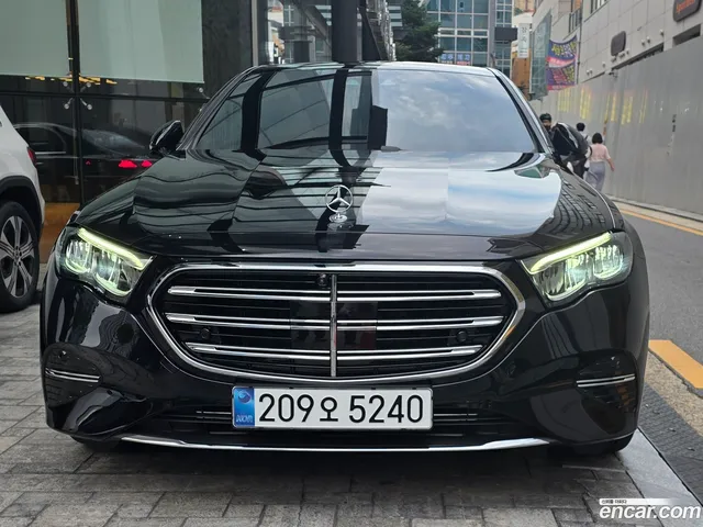 Mercedes-Benz E-Class (W214) E220d 4MATIC — миниатюра 1