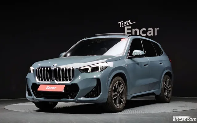 BMW X1 (U11) xDrive 20i M — миниатюра 1