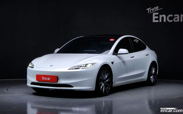 Tesla Model 3 AWD — миниатюра 1