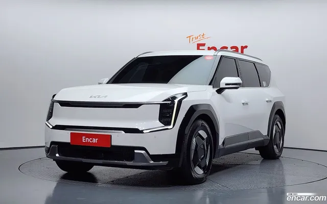 Kia EV9 2WD — миниатюра 1