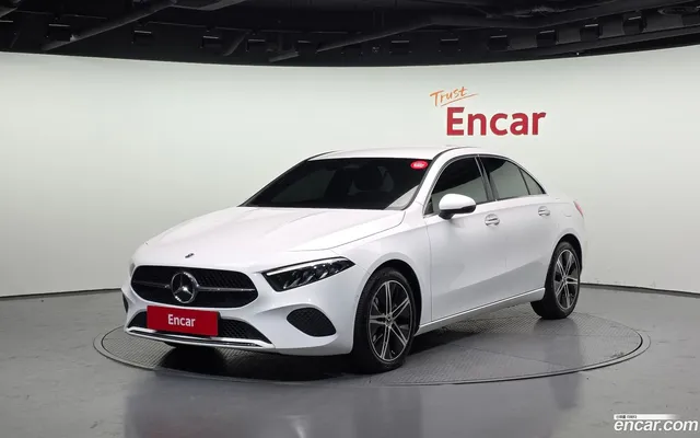 Mercedes-Benz A-Class (W177) A220 — миниатюра 1