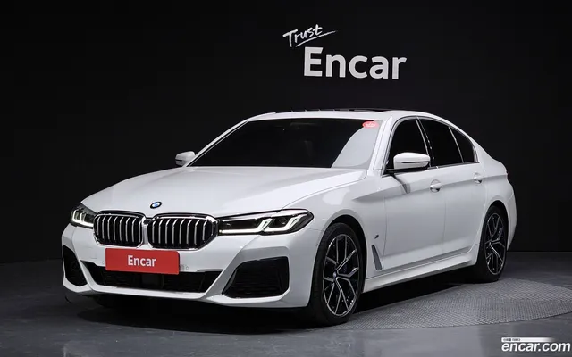 BMW 5 Series (G30) 530i M — миниатюра 1