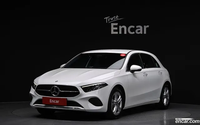 Mercedes-Benz A-Class (W177) A220 — миниатюра 1