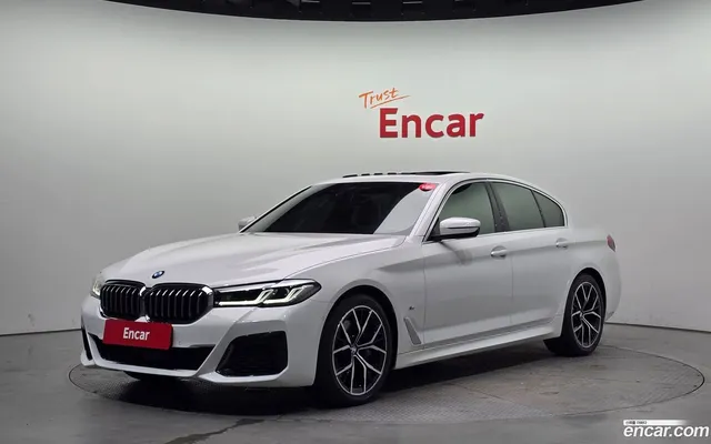 BMW 5 Series (G30) 530i M — миниатюра 1