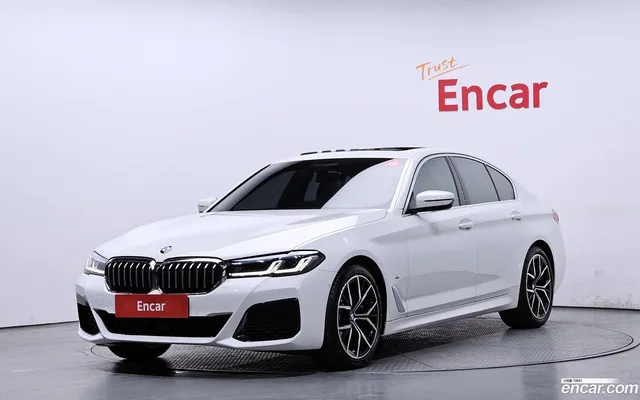 BMW 5 Series (G30) 530i M — миниатюра 1