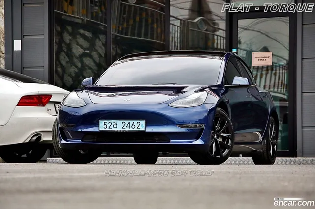 Tesla Model 3 RWD — миниатюра 1